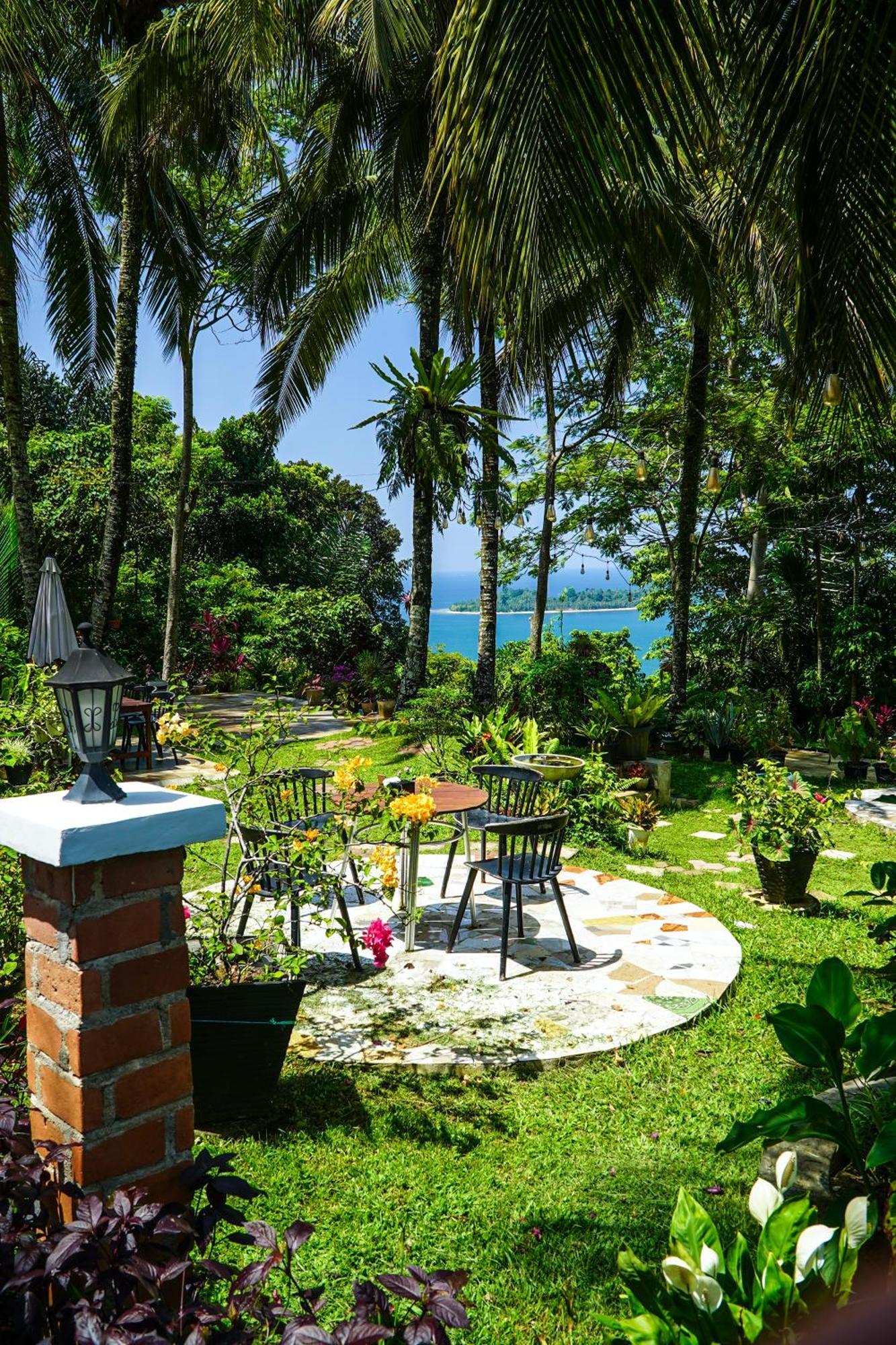 Air Manis Hillside Villa Cafe & Resto Padang (Sumatra) Exterior foto